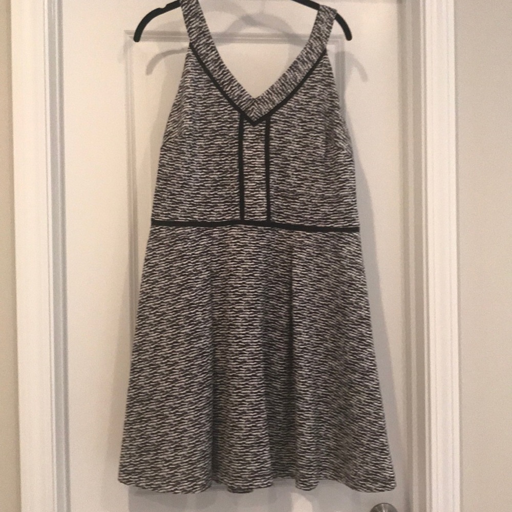 Flattering black and white dress